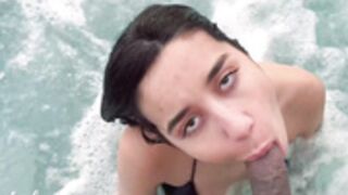 Layafeet - Deepthroat in the jacuzzi