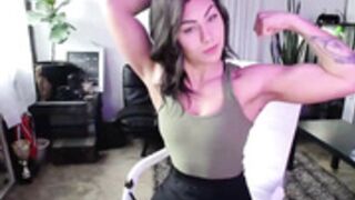 FIT STREAMER DELILAH FLEXING CLIP (BICEPS,  AND,  LEGS)