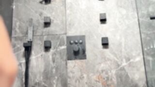 Hanna Miller Fingering in the shower