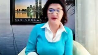 sexymilflucia - Chat Room - MyFreeCams(2)