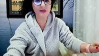 sexymilflucia - Chat Room - MyFreeCams(2)