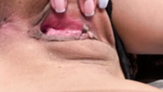 Hanna Miller Close Wet Pussy Fingering