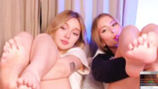 Baby_adele and her friend feet 2