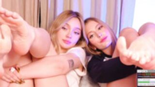 Baby_adele and her friend feet 2