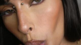 kaligray10 deeply sucks her finger