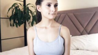 willahadley - 16 feb 25 - 2/2 - Willa in blue