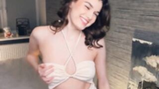 candy_flo nip slip