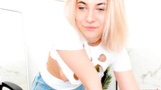 gloria_blush 220318 cut-up top, glorious titty exposure