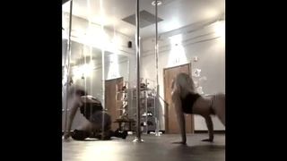 Beckalynn@Hue Pole Dancer