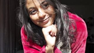 Rai Blunt masturbation