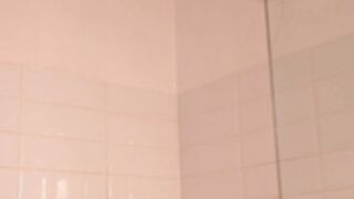 bb_jet shower shot fit girls