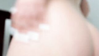 Charming_Girls, Oils her big juicy ass.