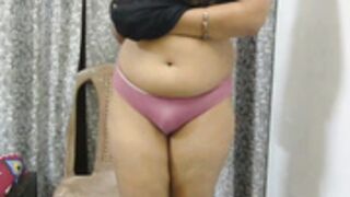 chavi_12 changing cloths