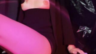 Clear gloves and a vibrator make a fast orgasm