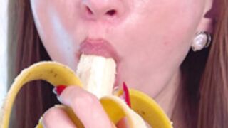 Emmamilner Non-Nude Sucking and Deepthroating a Banana