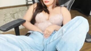 Goddessanna showing how horny & wet she is
