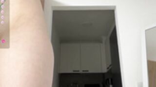 shelly333 plays with pussy and shows feet