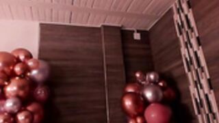 Maxinegh tub and dildo ride