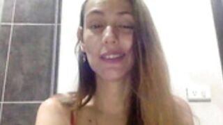 jasminalba pussy play in her bathroom