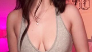 Joc3lyynn - grey bra, show boobs