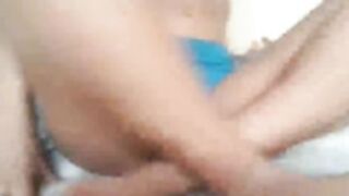 Bitch with same fucking clothes rubbing bucetinha