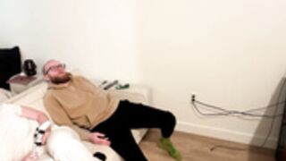 chloecoxxx98 fucked while gaming