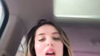 Baddie squirting in her car