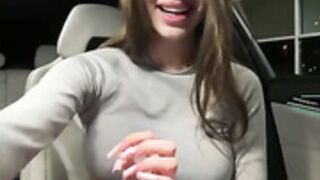SC-barbiehumpxxx # se masturbe dans sa voiture