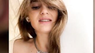 Plugged -AngelAri-