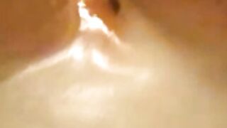 Latina Lizbeth Rodríguez solo masturbation jacuzzi