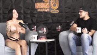 Karol rosado describiéndo su verga perfecta
