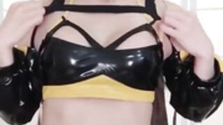 Asian cyber ​​cat cosplay, chorros y espectáculos