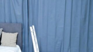 Jeanfrancoa sideboob/nipslip