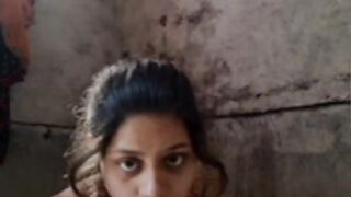 Desi kudi bath show with face
