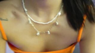 veroniqe_lounge fingering wet pussy