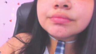 camgirl sucks on her fingers