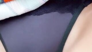 Urach Mostrando a Bucetinha