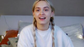 evi_wow boob paint