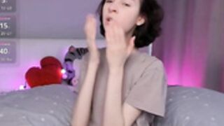 antoniafake SHOW HER VIRGIN BUTT!