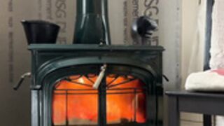 mammamia12 cums moaning loud