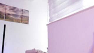 itsbellax - Sucking and fucking her dildo