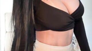 Carolina_Novoa naked in the office ith busty friend