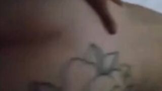 PePonS cuerneando al novio en el motel