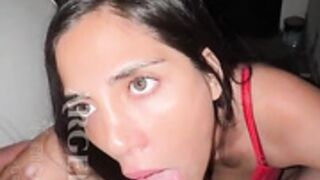 KaReNFiRe moza que atiende muy bien a su cliente