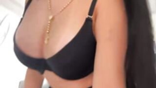 Sara_fun Fountain Squirt Boss Suck Boobs