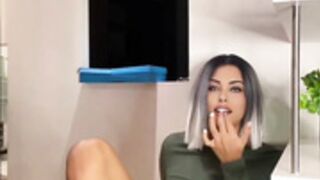 Nina Melvin pussy play