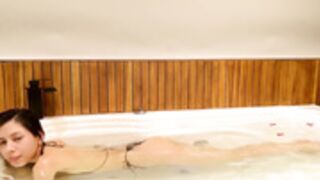 MissBecka_ dildo in tub