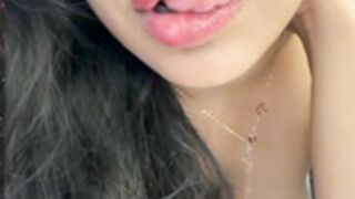 Spice-Summi boobs show