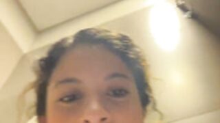 Alana15 pussy play with dildo