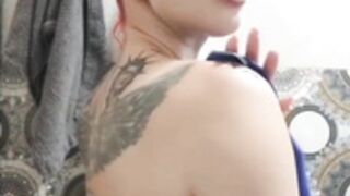 Olly Esse shower tease